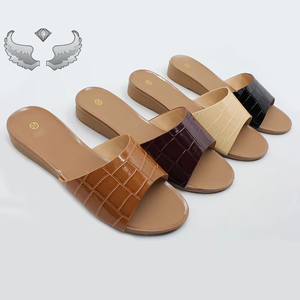 Vente chaude sandales compensées femmes brillant panneau appartements mode Mules bout rond demi pantoufles chaussures à bout ouvert pour femmes et dames - Product Image 1