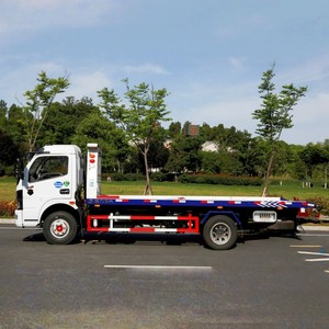 Camion de dépannage à plateau plat Dongfeng 4x2 5 tonnes 6 tonnes, camion de récupération routière 5t avec élévateur sous châssis - Product Image 4