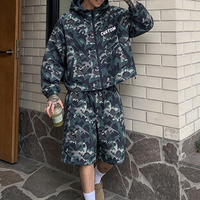 Ensemble de survêtement d'été pour homme en nylon, coupe oversize, style streetwear, comprenant une veste coupe-vent à capuche zippée et un short, motif camouflage personnalisé pour l'extérieur