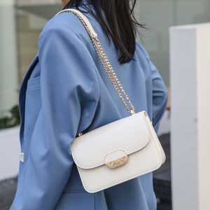 Borsa a tracolla in vera pelle di alta qualità per donna Logo personalizzato stile <span class=keywords><strong>semplice</strong></span> con chiusura a cerniera sotto il braccio funzione di sospensione - Product Image 3