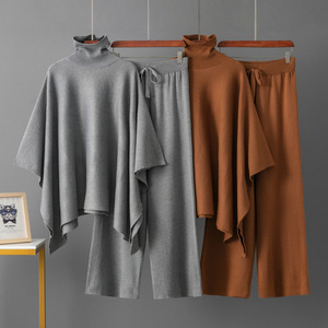 Ensemble élégant pour femmes, pantalon large à col haut, style décontracté d'hiver, ensemble en deux pièces avec châle en tricot - Product Image 1