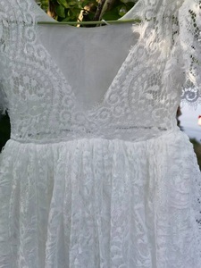 Vestido de Novia Modesto de Verano con Encaje, Espalda Descubierta, Vestido de Dama de Honor con Flores - Product Image 4
