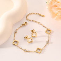Set Perhiasan Anting dan Gelang Titanium Steel Berlubang Motif Bunga Kecil dengan Zirkon untuk Wanita, Cocok untuk Kantor/Karir, Promosi Iklan