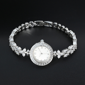 Montre bracelet de luxe pour femme avec diamants, boîtier rond en laiton, mouvement à quartz analogique, cadran de 30 mm, style élégant - Product Image 5