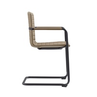 Chaise de visiteur cantilever moderne en cuir, revêtement rayé beige, structure en métal noir thermolaqué, chaise de salle de réunion