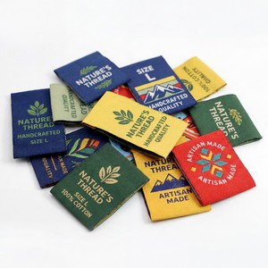 Etichetta in tessuto di cotone personalizzata di lusso con piega finale, logo del marchio privato, etichetta in tessuto damascato ad alta densità <span class=keywords><strong>per</strong></span> cucire sul collo, <span class=keywords><strong>per</strong></span> <span class=keywords><strong>abbigliamento</strong></span> - Product Image 5