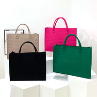 Vente en gros de sacs à provisions en feutre personnalisés, décontractés, de grande capacité, plusieurs couleurs, sac fourre-tout en feutre tendance pour femmes