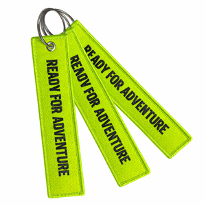 Porte-clés promotionnel en tissu pour voiture et moto, personnalisé avec texte double face et logo brodé - Product Image 1