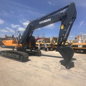 Excavatrice Hyundai 305 d'occasion, modèle 2022, 30 tonnes, capacité de la benne de 1,38 m, moteur d'origine - Product Image 1