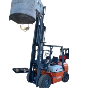 Hélicoptère d'occasion chariot élévateur à fourche 3 tonnes bonne performance prix bas de machines d'occasion à vendre - Product Image 1