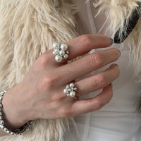Cincin Bunga Mutiara Imitasi Terbuka yang Dapat Disesuaikan, Perhiasan Wanita Sederhana, Elegan, dan Serbaguna, Cocok untuk Hadiah atau Pesta