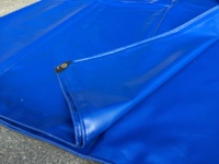 Bâche en PVC robuste, imperméable et résistante aux déchirures