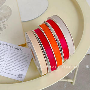 1CM ruban de satin haut de gamme double face pour bouquet de <span class=keywords><strong>fleurs</strong></span> en soie de lait mat écologique pour emballage de <span class=keywords><strong>fleurs</strong></span> cadeau emballage cadeau - Product Image 4