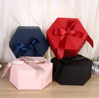 Boîte de courrier en forme hexagone rouge, personnalisée, nouveau design, en forme de roses, emballage cadeau pour la saint-valentin, pour le Stock, 50 pièces