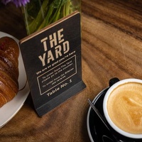 Panneau d'affichage de table en bois avec code QR et support NFC personnalisé pour restaurant
