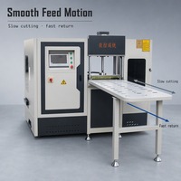 Machine de fraisage CNC pour profilés de fenêtres et de portes en aluminium, pour le traitement des marches, des bords, des nervures et des faces d'extrémité