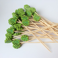 Piques à cocktail en feuilles de bambou vertes, feuilles de palmier tropicales, trèfles décoratifs, brochettes alimentaires jetables pour apéritifs, fruits et fêtes