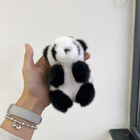 Porte-clés Panda Rouge en Fourrure de Vison – Éthique, Doux, Brillant, Adorable, 13CM, Cadeau Quatre Saisons