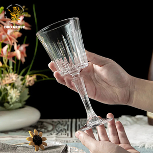 Calice di Vino in Cristallo Personalizzato con Diamanti, Elegante Bicchiere Decorativo Trasparente per Bar e Matrimoni - Product Image 2