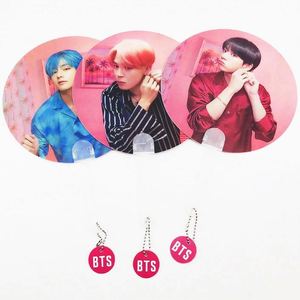 โรงงานผลิตพัดลมพลาสติกใสแบบกำหนดเอง พิมพ์ 3 มิติ ลาย KPOP แบบโปร่งใส - Product Image 3