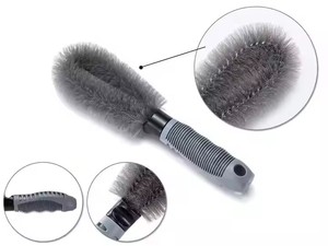 Brosse de nettoyage portable grise pour jantes et pneus de voiture, en plastique, pour le detailing automobile - Product Image 3