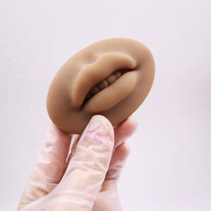 ริมฝีปากสีนู้ดซอฟท์ลาเท็กซ์สมจริงแต่งหน้าถาวร Pmu ซิลิโคนสัก Microblading <span class=keywords><strong>3D</strong></span> ริมฝีปากปฏิบัติผิว - Product Image 4