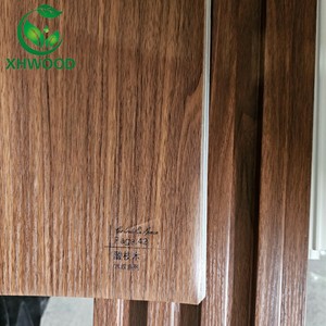 Construcción ligera: <span class=keywords><strong>revestimiento</strong></span> <span class=keywords><strong>interior</strong></span> WPC asequible, resistente al fuego, textura acanalada, calidad impermeable - Product Image 3