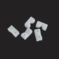 Soporte de Posicionamiento Industrial de Cerámica de Alúmina con Doble Orificio Irregular, Bloque Aislante Mecanizado por CNC de Precisión Personalizado