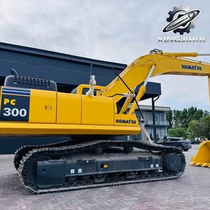 Excavatrice Komatsu PC300 de 30 tonnes, d'occasion, de marque japonaise, moteur Cummins, grande excavatrice sur chenilles, provenance Japon. - Product Image 4