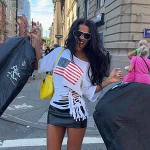 T-shirts d'été personnalisés en gros pour femmes, respirants, en maille unie, coupe ajustée, style punk rock streetwear, déchirés et découpés, à manches courtes - Product Image 3