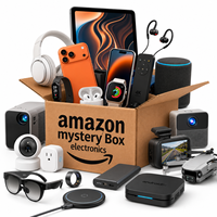 Boîte mystère électronique à prix réduit pour la revente : Étuis de téléphone variés, audio Bluetooth, connectiques et accessoires informatiques