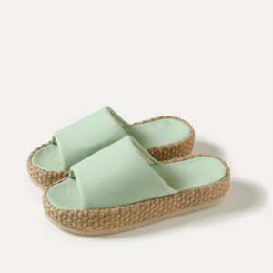 Nouvelles pantoufles d'été 2025 en PU pour femmes, à bout ouvert, design plat, semelle extérieure en TPR, vente en gros, modèle tendance pour l'été - Product Image 5