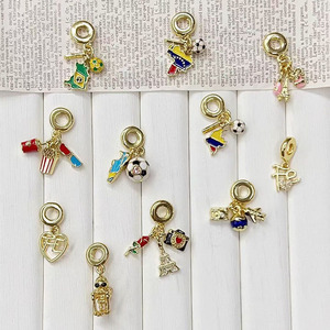 CZ9427 Abalorios colgantes chapados en oro con dijes de fútbol y viaje, y dijes colgantes europeos esmaltados con temática deportiva y mapas de países para pulseras - Product Image 3