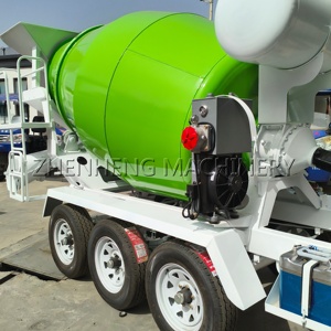 Bétonnière sur remorque de 2 mètres cubes avec moteur à essence, triple essieu pour la construction routière - Product Image 3