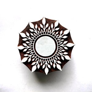 Sello de madera tallado a mano con mandala floral de 3.5 pulgadas para diseño textil tradicional indio - Product Image 5