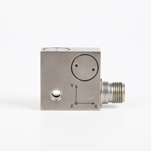 Acelerómetro Triaxial de Acero Inoxidable DK-37A23F100 con Sensor IEPE para Monitoreo de Colisiones - Product Image 1