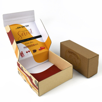 Boîte en carton ondulé personnalisée avec motif ondulé imprimé en couleur, logo en encre dorée personnalisé, boîte en papier kraft pour l'expédition et l'emballage