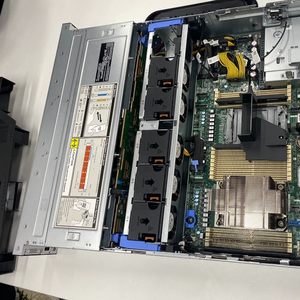 พรีเมี่ยม Dell EMC PowerEdge 2U R750 12LFF Intel Xeon 4314เงิน16คอร์ H755จู่โจม800W * 2แพลต R750เซิร์ฟเวอร์คอมพิวเตอร์แพลตตินัม - Product Image 4