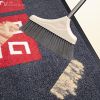 Tapis d'entrée commercial moderne personnalisé avec logo et texte, dos antidérapant en caoutchouc, utilisation intérieure/extérieure, facile à nettoyer