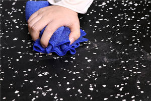 Antislip Gevulkaniseerde Gym Rubberen Mat En Schokdraagbaar Zwart + Rood Op Maat Gemaakte Rubberen Vloertegels - Product Image 4