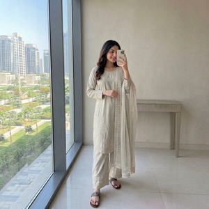 Ensemble Salwar Kameez en Crêpe pour Femme, Brodé, avec Palazzo et Dupatta, Coupe Ample Longue, Infroissable, Séchage Rapide, Tenue Traditionnelle - Product Image 1