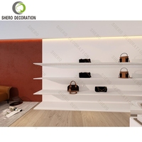 Étagère de présentation personnalisée pour sacs à main de magasin Design d'intérieur de sacs à main Présentoir en bois pour sacs à main