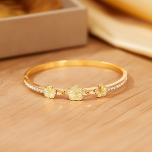 Pulsera de cristal de acero inoxidable 316L con baño de oro PVD y diseño de flor para mujer. - Product Image 3