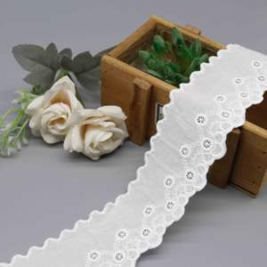 Classica Bordatura in <span class=keywords><strong>Pizzo</strong></span> Bianco di Cotone Ecologico con Occhielli 5,7cm Floreale Broderie Anglaise per Cucito di Abiti - Product Image 2