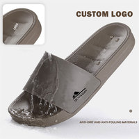 Vente en gros de chaussures d'été unisexes originales de qualité supérieure sandales en mousse pantoufles en PVC personnalisées avec logo de créateur en EVA