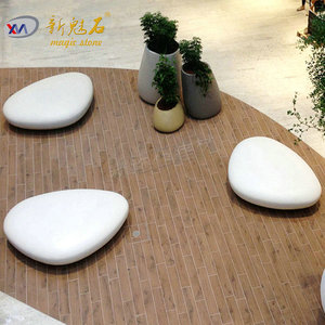 Nuevos Materiales de Construcción de Piedra, Banco de Piedra Artificial para Exteriores, Ovalado, Simulación de Piedra, Blanco Grisáceo, Personalizable, Silla de Patio Impermeable - Product Image 1
