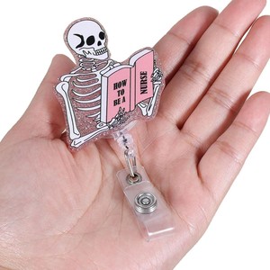 En stock : Porte-badge/clip d'identification/porte-badge d'infirmière/porte-badge à glissière/clip crocodile/porte-badge à tirette pour hôpital, motif crâne amusant rose pailleté - Product Image 5