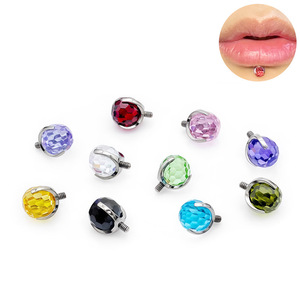 เครื่องประดับเจาะริมฝีปากไทเทเนียม ASTM F136 แบบเกลียว พร้อมจี้ลูกบอลดิสโก้สุดหรูหรา ขายส่งจากโรงงาน - Product Image 4