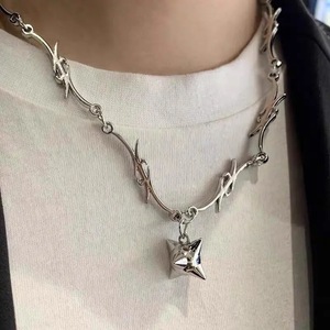 Fabrikpreis Modische Hip-Hop <span class=keywords><strong>Thunder</strong></span> Spicy Punk Halsketten Trendige Stilvolle Anhänger Schmuck für Damen Accessoires Großhandel - Product Image 3