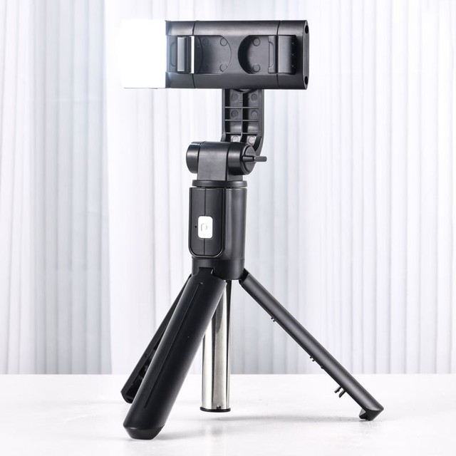 3-in-1 for Selfie Stick Phone Stand Portable Desktop Lazy Gadget with Telescopic Pole Floor & Wall Mount Options